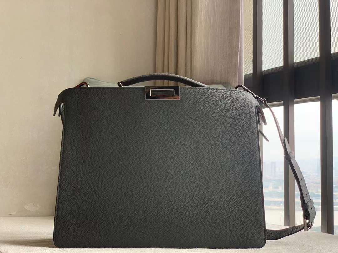 펜디 23FW 피카부 아이씨유 남성 토트백 38x29x10cm